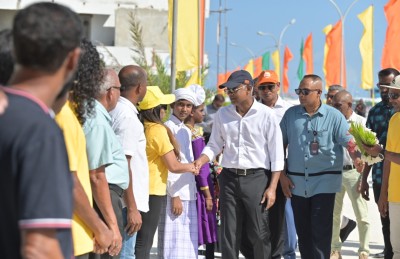 ވެރިކަމުގައި ތިބެ މުޒާހަރާކުރަން ޖެހުމަކީ ވިސްނަން ޖެހޭނެ ކަމެއް: ރައީސް