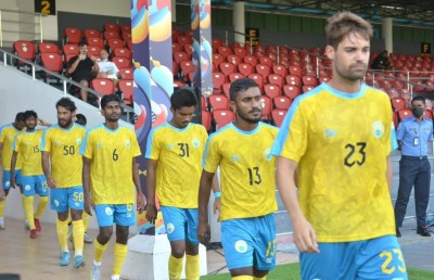 ހަތް ލައްކަ ރުފިޔާ އަށް ވުރެ ބޮޑު އަދަދެއް ދައްކައި ފީފާގެ އަދަބުން ވެލެންސިއާ ސަލާމަތްކޮށްފި