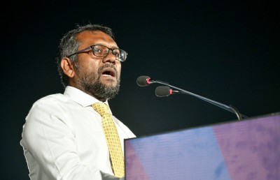 ނަޝީދު ބިރުދެއްކެވިޔަސް އެމްޑީޕީ ރޫޅާލިޔަކަނުދޭނަން، ތިއުޅެނީ ހުވަފެނެއްގައި: ފައްޔާޒް