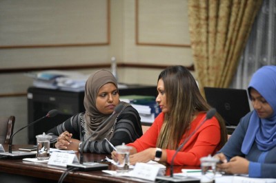 ގއ. އަތޮޅުގައި ޖެންޑާގެ މުވައްޒަފަކު ހުރޭ، ޝިދާތާގެ ވާހަކަތަކާ މެދު ސުވާލު!