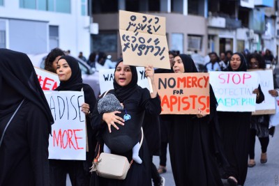 އެކި ދުވަސް މަތިން ކުޑަކުދިންނަށް ޖިންސީ ގުނަވަން ދެއްކި މީހަކު ހައްޔަރުކޮށްފި