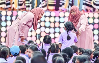 މުސާރަ އަށް ހެޔޮ ބަދަލެއް އަޔަސް، ޓީޗަރުންގެ މައްސަލަ ހައްލެއް ނުވޭ!
