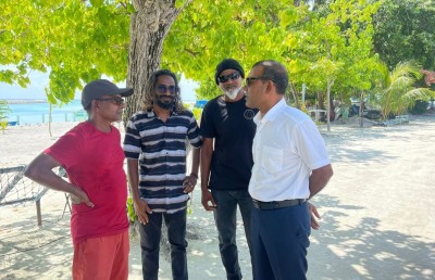 ޑިމޮކްރެޓްސް އިން ރިޔާސީ ކެމްޕެއިން ފަށައި މެނިފެސްޓޯ އިފުތިތާހު ކުރަން ރަށްރަށަށް
