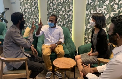 އިވުމުން މަހުރޫމް ވެފައިވާ މީހުންނަށް ކޮފީ ޝްރަބުން "ސައިލެންޓް ކޮފީ"