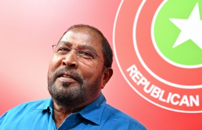 ކެމްޕޭންގައި މިއުޅެނީ ރައީސަށް ވުރެން ތަންކޮޅެއް ފަހަތުގައި: ގާސިމް