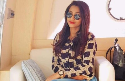 "އެކްސިޑެންޓް ވީ ނަޒޫއާ މީހަކު ފޮށޭތީ ފަހަތަށް ބަލައިލުމުން"