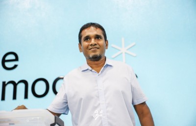 3،041 ވޯޓާ އެކު ޑިމޮކްރެޓްސްގެ ކެންޑިޑޭޓަކަށް އިލްޔާސް