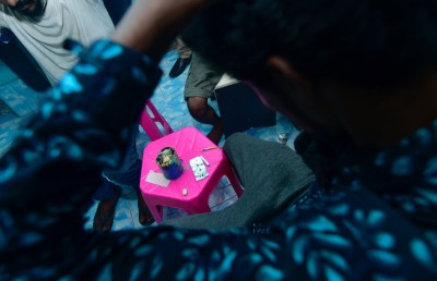 އުމުރުން ދުވަސް ވެއްޖެ، ސަލާމަތެއް ނުވި، ދެން ފެށީ ރޯން