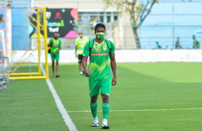 ސީޒަން ފެށުމުގެ ކުރިން ކުޅުންތެރިންނާއި އޮފިޝަލުން ކޮވިޑަށް ޓެސްޓްކުރަނީ