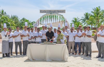 ރާއްޖޭގެ ރީތިކަން ފެނި ރަޖްނީކާންތައް ވެސް ގަދައެއް ނުދެއްކުނު