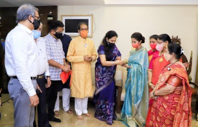 ކޮންގްރެސް ޕާޓީން ވަކިވި އުރްމިލާ ޝިވް ސެނާ ޕާޓީއާ ގުޅިއްޖެ