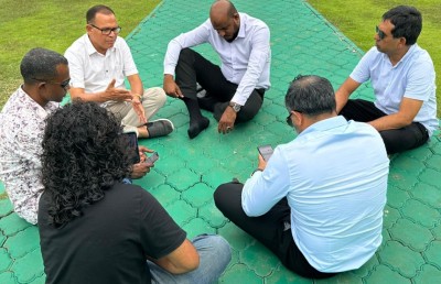 "ބޮލުގައި ބަޑި ޖައްސައިގެން" މުއިއްޒު ދެއްވި ތަގުރީރު!