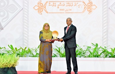ޝަރަފުވެރިކަމުގެ އިނާމު ހަތަރު ބޭފުޅަކަށް، ހިތްވަރުދިނުމުގެ އިނާމު 17 ބޭފުޅަކަށް