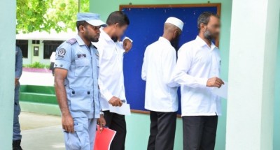 ބަންދުގައި ތިބޭ މީހުންނަށް އެއްފަހަރާ ތިން ވަކީލުންނާ ބައްދަލުކުރެވޭ ގޮތަށް ހަދައިފި