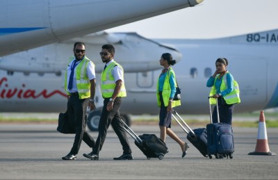 ފްލައިން ސްކޫލެއް ހިންގަން މޯލްޑިވިއަން ތަައްޔާރު