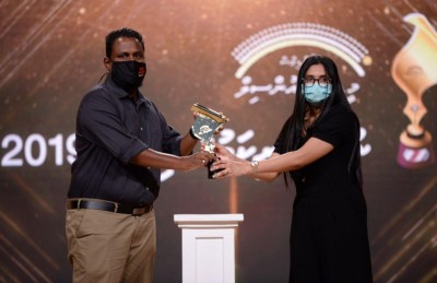 ހަތަރު ދާއިރާއަކުން ނޫސްވެރިކަމުގެ އެވޯޑު "މިހާރު" އަށް