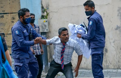 އެންޑީއޭގެ ކަންކަން އިސްލާހުކުރަން ގޮވާލައި މުޒާހަރާކޮށްފި