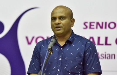 ވޮލީގެ ހިންގުން ވެސް ބޮއްސުންލާފައި، ހައްލު ހޯދާނެ ގޮތެއް ވެސް ނެތް