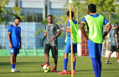 ވެލެންސިއާ ކުރިން އޮތް ހިސާބަށް ގެންދަން ބޭނުން: އަކްރަމް
