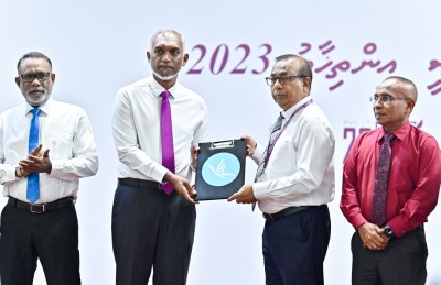 މުއިއްޒުގެ ކެންޑިޑެސީ ފޯމު ހުށަހަޅައިފި