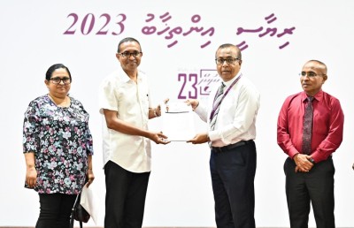 ރައީސާއި ނައިބު ރައީސް ކަމަށް ދެމަފިރިން ކުރިމަތިލައިފި، އެޖެންޓަކީ ދަރިފުޅު!