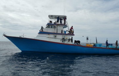 ދޯންޏެއްގައި ހިނގި އަލިފާނުގެ ހާދިސާއެއްގައި ތިން މީހަކު ޒަހަމްވެއްޖެ