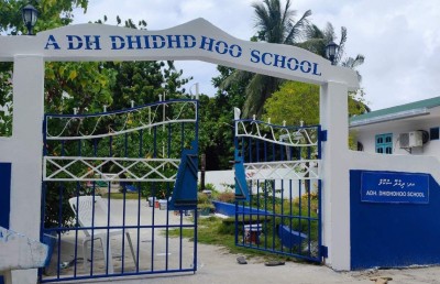 ދިއްދޫ ސެޓަލައިޓް ސްކޫލްގައި ފެނާއި ކަރަންޓުގެ މައްސަލަ، ކިޔެވުން ނުފެށުނު!