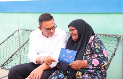 ސޮވެރިން ގެރެންޓީ ދީ، ގެދޮރު ހަދަން ބޭނުންވާ އެންމެންނަށް ލޯނު ދޭނަން: ނާޒިމް
