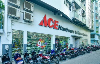 9 އަހަރު: އޭސް ހާޑްވެއާ އިން ބަދަލުކޮށްލި ވިޔަފާރި