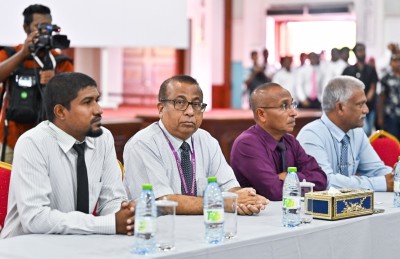 ވާދަވެރި ކެންޑިޑޭޓުންނަށް ހުރަސް އެޅޭ ގޮތަށް ކެމްޕޭނު ނުކުރަން އިލްތިމާސްކޮށްފި