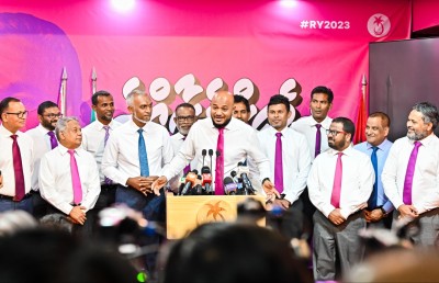 ޔާމީނާ ވެރިކަން ހަވާލުކޮށްފާނެތޯ ސުވާލު ކުރުމުން މުއިއްޒުގެ ސީދާ ޖަވާބެއް ނެތް!