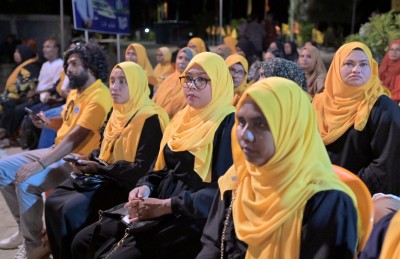 "އުފާވެރި އަންހެނުން": ރައީސާއެކު ހަވީރު ސައެއް