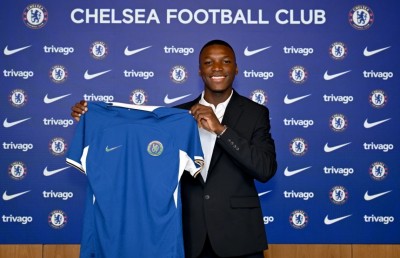 ތައްޓެއް ނުލިބުނަސް ބޯލީ ޗެލްސީ އަށް ބިލިއަނުން އޮއްސައިފި