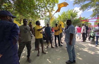 ކެލާގައި ދެކޮޅަށް އަޑު އުފުލި މީހުން ގާތަށް މުއިއްޒު!