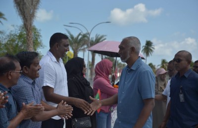 ހޯރަފުއްޓަށް މުއިއްޒުގެ ވައުދު: ބިން ހިއްކުމާއި ސިއްހީ ފަރުވާ ރަނގަޅުކުރުން