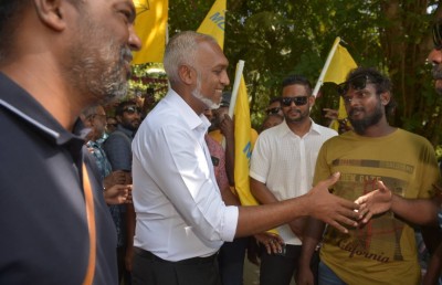 ކެލާގައި ދެކޮޅަށް އަޑު އުފުލި މީހުން ގާތަށް މުއިއްޒު!