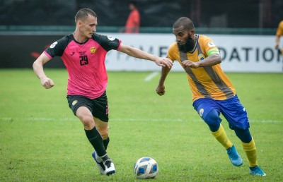 ޔޫވީ އަތުން ވެލެންސިއާ އަށް ފަސޭހަ މޮޅެއް