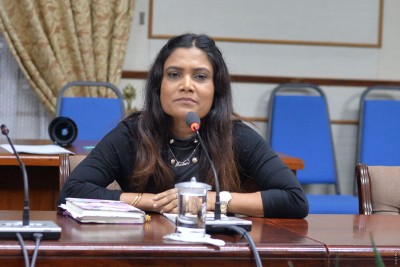 ސައްހަ ނޫން މައުލޫމާތު ބްރޯޑްކާސްޓު ކުރާ ނަމަ ފިޔަވަޅު އަޅާނަން: ބްްރޯޑްކޮމް