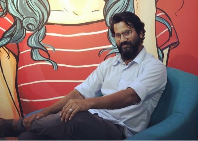 އާނަންދު އަށް މިވަގުތު މުހިއްމީ އާއިލާ، ފިލްމު ކުޅުން މަޑުޖައްސައިލައިފި