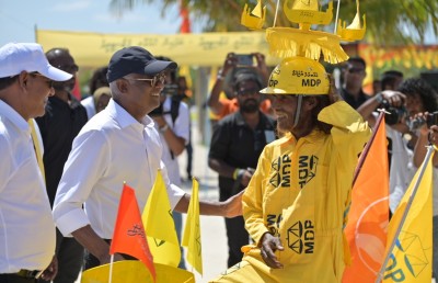 ހާލުގައި އުޅޭ މީހުންނަށް ހިލޭ ބޯހިޔާވަހިކަން ދޭނަން: ރައީސް