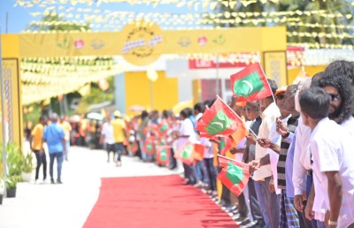 "މި ހުސް ނޫނުގައި ފިލި ޖެއްސެވީ ރައީސް"