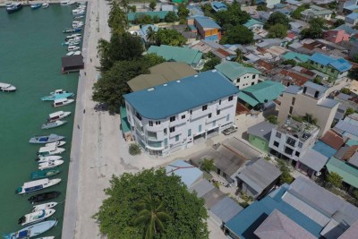 އޭދަފުށީގައި ކުޑަކުއްޖަކު ގެނބި ހާލު ސީރިއަސް