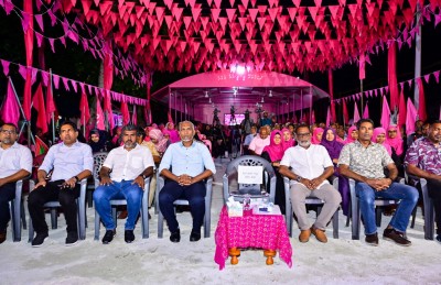 ސްކޫލްތަކުގެ ބޮޑު ޗުއްޓީ އަލުން ޑިސެމްބަރަށް ބަދަލުކުރާނަން: މުއިއްޒު