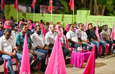 1،000 ނިކަމެތިން ހިލޭ ހައްޖަށް ފޮނުވުމަށް މުއިއްޒުގެ ވައުދު