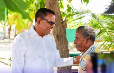 މޯލްޑިވިއަން އެއާލައިންގެ ޓިކެޓްގެ އަގު 20 ޕަސެންޓް ހެޔޮކުރާނަން، އެކަން ކުރާނެ ގޮތް އެނގޭ: ނާޒިމް