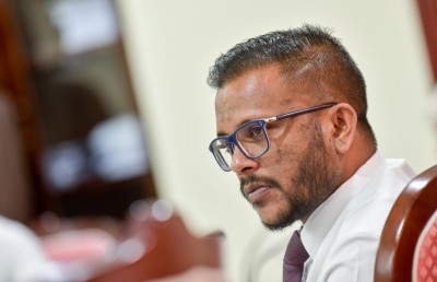 ޑިމޮކްރެޓްސް ދޫކުރައްވައި ކުޅުދުއްފުށީ މެމްބަރު ޔާސިރާއި މޭޔަރު އާތިފް އެނބުރި އެމްޑީޕީއަށް
