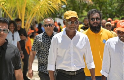 ރައީސް ކެމްޕޭން ދަތުރު ކުރުކޮށްލައްވައި މާލެއަށް