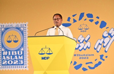 "އުކުޅަހު ރައްޔިތުން މިތިބީ އުފަލުން ފުރިފައި"
