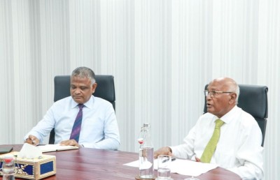 ޑޮކްޓަރުން ސްޕެޝަލައިޒްވާން ހަ ސްކޮލާޝިޕް ދީފި