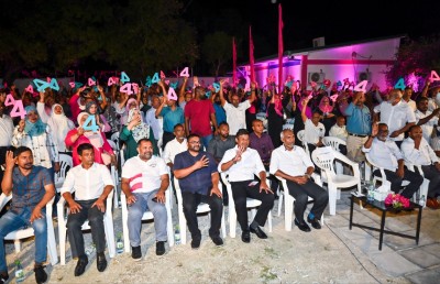 ބްރިޖެއް އެޅި ސަރުކާރަކާއި އަޅަން އުޅެ ނޭޅުނު ބަޔަކު ވެސް ފެނިއްޖެ: މުއިއްޒު